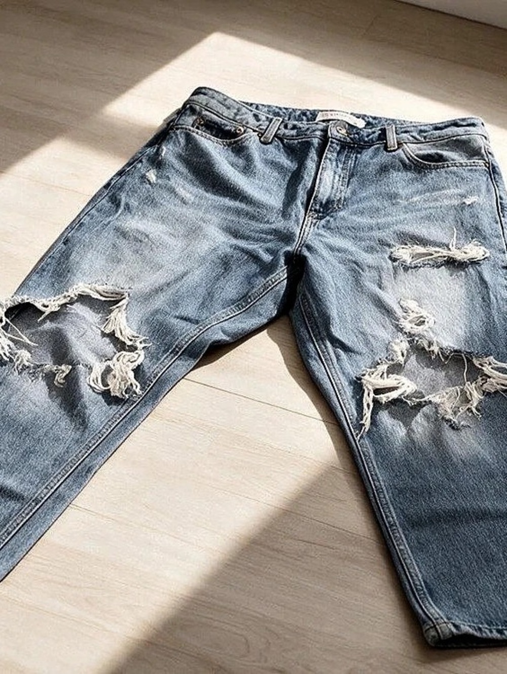 Topshop Mom Jeans W30 L30 Light Wash Distressed High Rise Tapered - Picture 4 of 11
